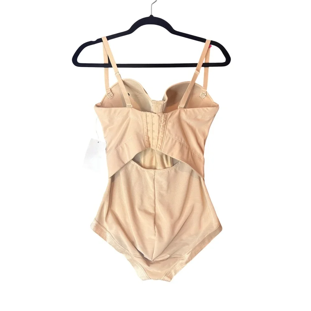 Macy's Shapewear Bodysuit Nude Underwire Firm Control 34DD Style 1250